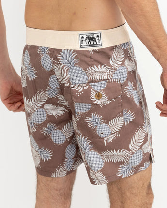 Pineapple Heritage Trunk - Tobacco